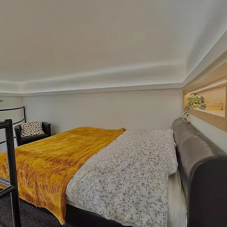 דירה The Buda Garden B